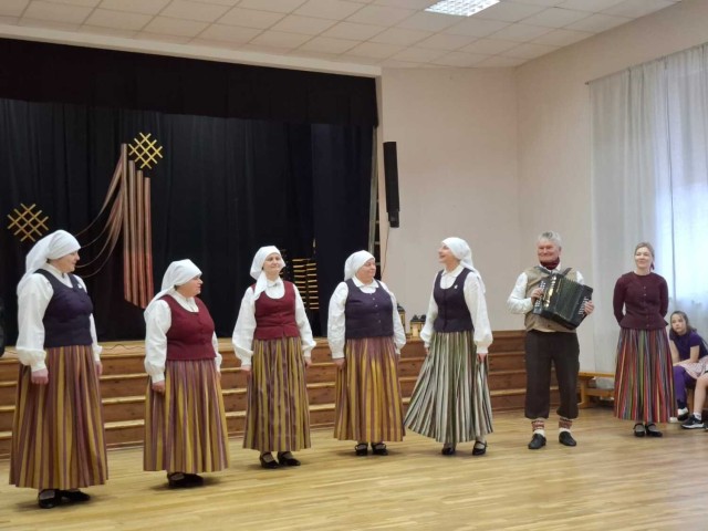 etnogrāfiskais ansamblis "Vabaļis"